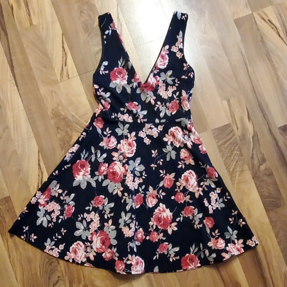 Charlotte Russe Floral Deep V Neck Mini Dress